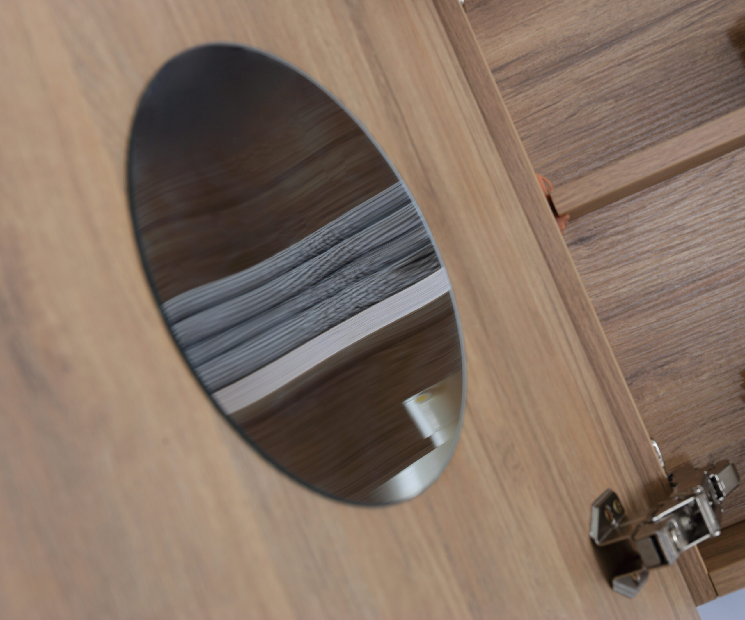 Bella 0450 Mirror Cabinet - Image 4